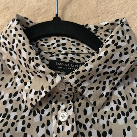 Banana Republic Button Down Blouse - Picture 6 of 8